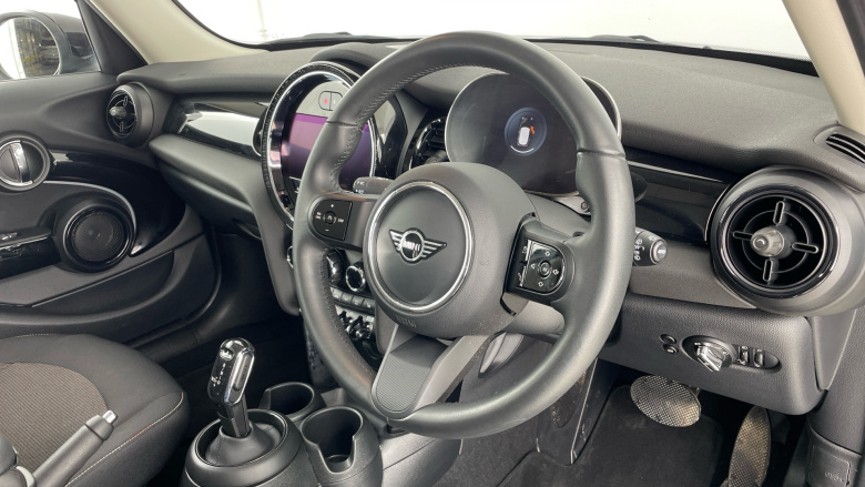 MINI Hatchback 1.5 Cooper Classic Premium 5dr Auto Petrol Hatchback